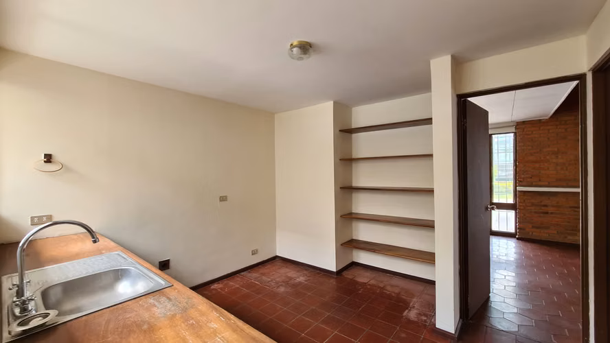 Alquiler Casa para Oficinas o Academia | Cerca U. Latina, UCR y Fidelitas | San Pedro Montes de Oca - Imagen 12