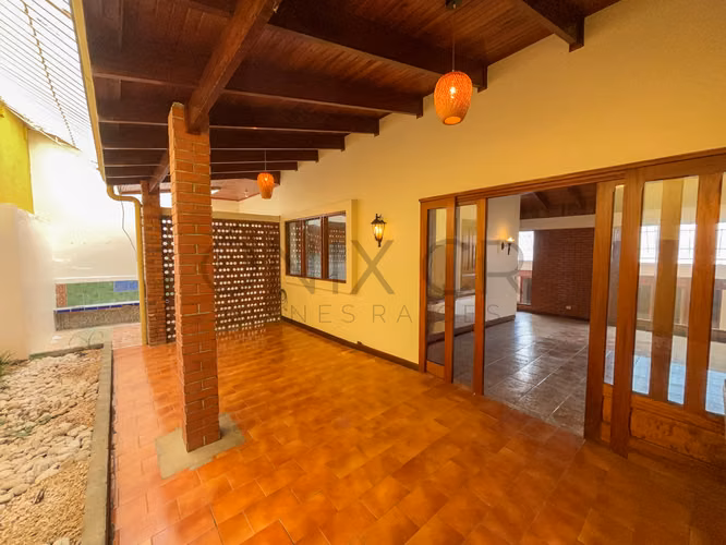 Casa en Alquiler en Sabanilla de Montes de Oca | Amplia Terraza y Excelente Ubicación
