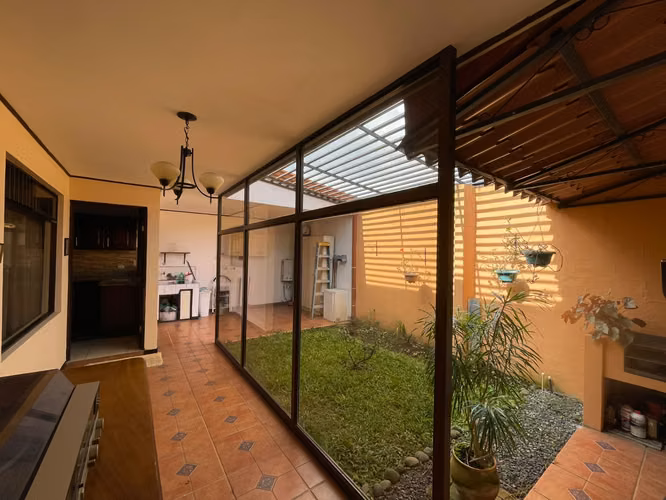 Alta Moravia | Una sola Planta | 3 Habitaciones | 89 millones - Imagen 4
