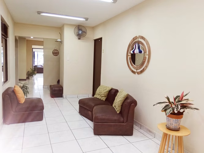 Edificio 2 plantas Terreno 372 m2 Construccion 526 m2 VENTA Y/O ALQUILER - Imagen 5