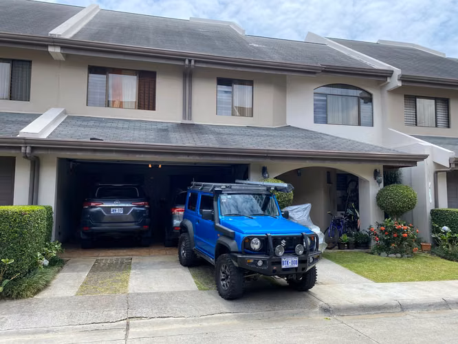 Venta de Amplia Casa en Condominio, Sabana Norte. - Imagen 6