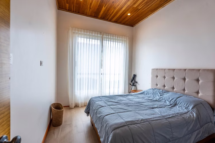 Casa de Una Planta Amueblada en Alquiler o Venta en Grecia - Imagen 13