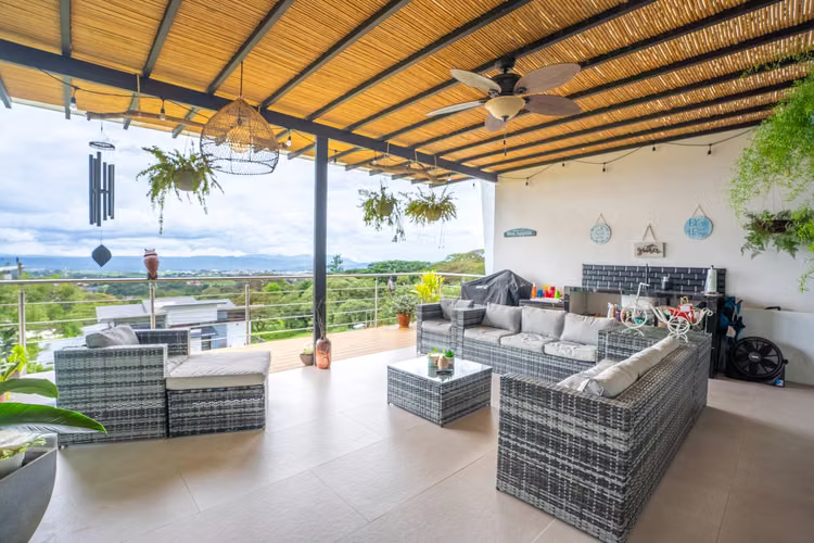 Casa de Una Planta Amueblada en Alquiler o Venta en Grecia - Imagen 18