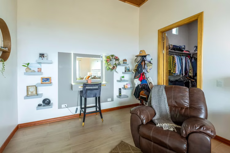 Casa de Una Planta Amueblada en Alquiler o Venta en Grecia - Imagen 9