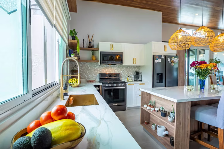 Casa de Una Planta Amueblada en Alquiler o Venta en Grecia - Imagen 4