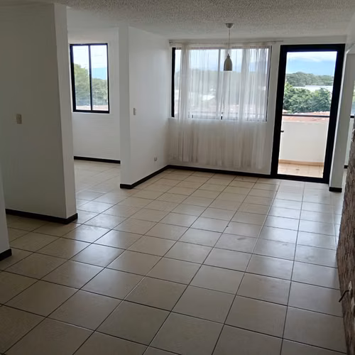 Apartamento 2 dormitorios 2 parqueos, Condominio Bosque Real, Concasa