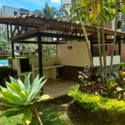 Apartamento 2 dormitorios 2 parqueos, Condominio Bosque Real, Concasa - Imagen 17