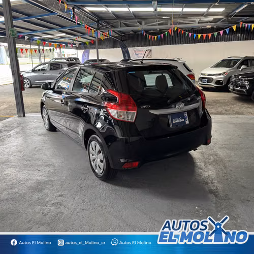 TOYOTA YARIS E 2017 - Imagen 12