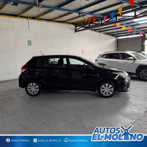 TOYOTA YARIS E 2017 - Imagen 11