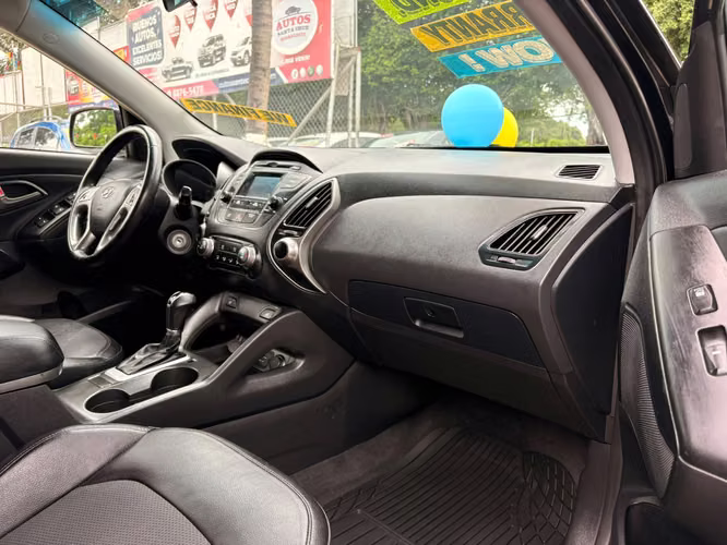 HYUNDAI TUCSON GLS-2015-AUTO-SHIFT TRONIC-4X2-8.475.000 - Imagen 7