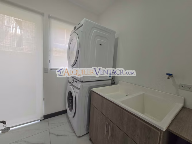 CONDO AMUEBLADO DE 305 M2 CON 546 M2 DE LOTE EN GUACHIPELIN ESCAZU - Imagen 10