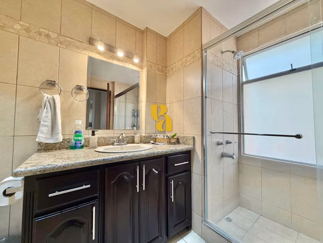 Alquiler de apartamento amueblado con terraza y vista en Escazú - Imagen 10