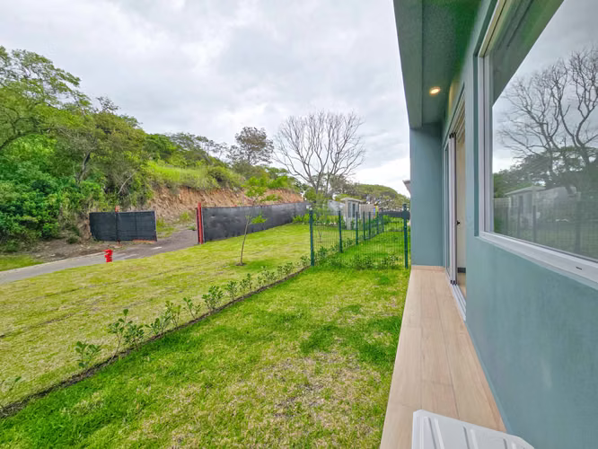 Para estrenar! Lujoso apartamento con jardín y línea blanca en Santa Ana - Imagen 17