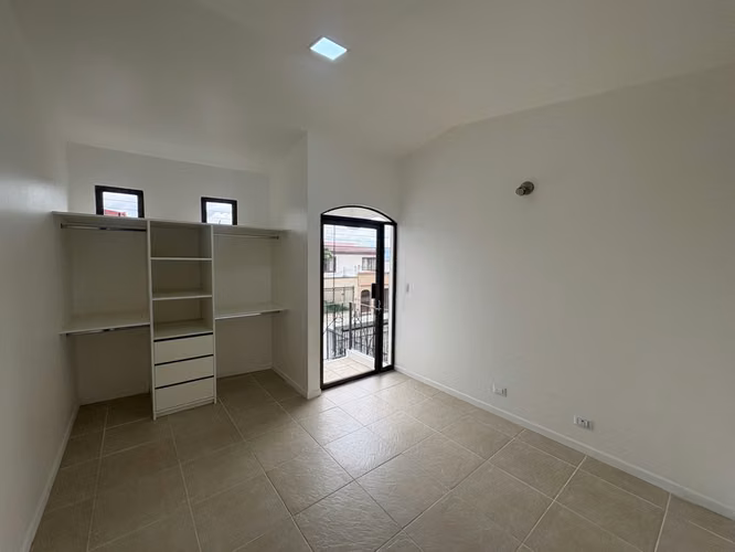 *Venta de casa en el limite de Santo Domingo y San Pablo de Heredia. - Imagen 9
