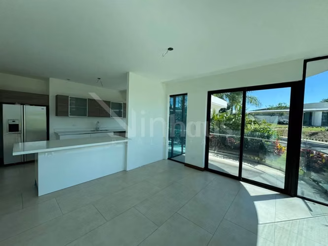 Se alquila apartamento en Escazú. Cerca de Novex. - Imagen 12