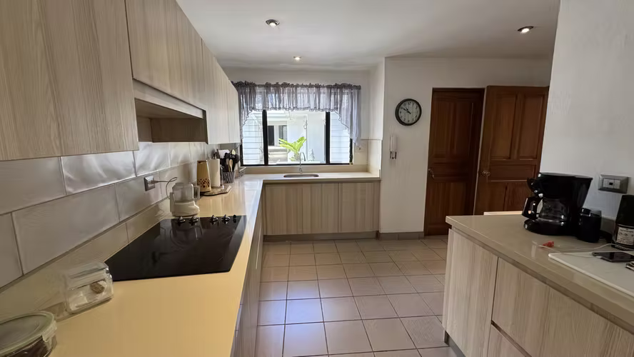 Venta de elegante y espaciosa casa, Curridabat, Granadilla. (FE) - Imagen 7