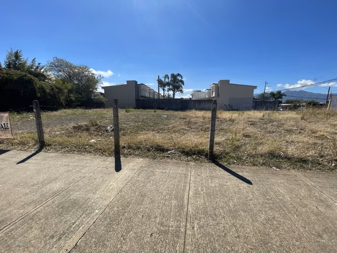 *Venta de lote con uso de suelo mixto en San Pablo de Heredia. - Imagen 3