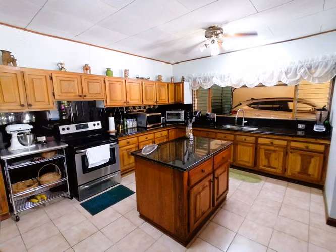 *Venta de quinta con piscina en La Garita de Alajuela. - Imagen 19
