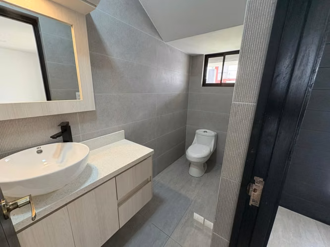 *Venta de Casa de Lujo en Condominio Tipo Resort en Tres Ríos - Imagen 19
