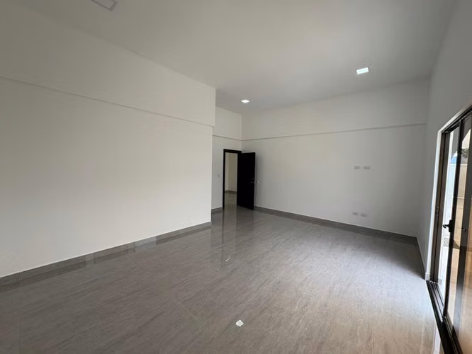 *Venta de Casa de Lujo en Condominio Tipo Resort en Tres Ríos - Imagen 15