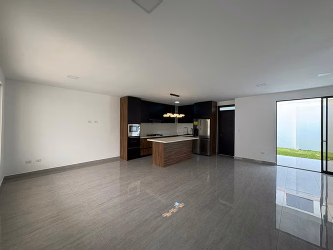 *Venta de Casa de Lujo en Condominio Tipo Resort en Tres Ríos - Imagen 6
