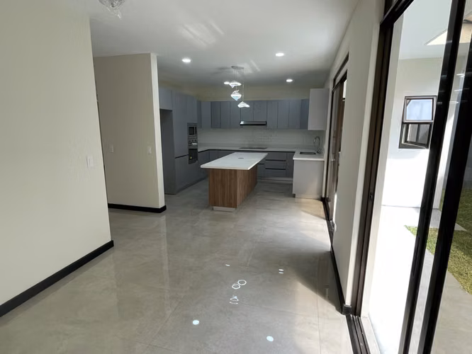 *Venta de casa en Tres Ríos en condominio. - Imagen 3