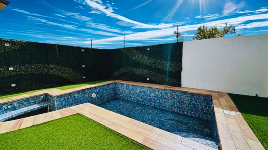 Casa con habitación en primer nivel y piscina, Condominio La Floresta