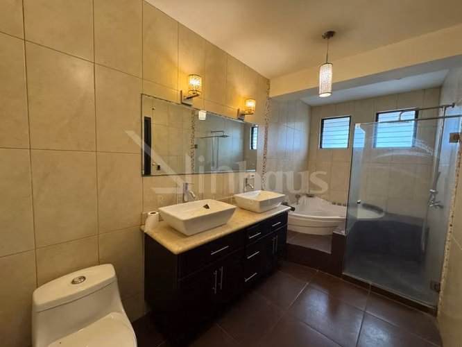BIEN ADJUDICADO. Venta de casa en condominio en Pozos, Santa Ana. - Imagen 4