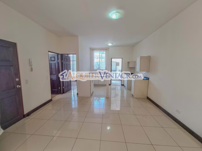 Apartamento de un nivel de 2 habit. con patio en Santa Ana Centro - Imagen 7