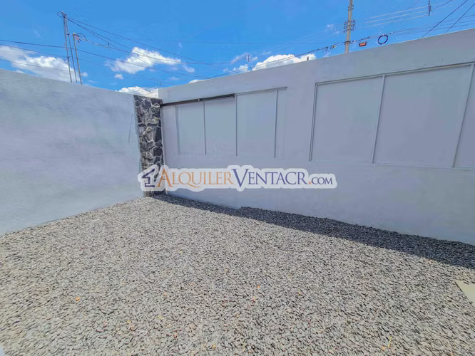 Apartamento de un nivel de 2 habit. con patio en Santa Ana Centro - Imagen 6