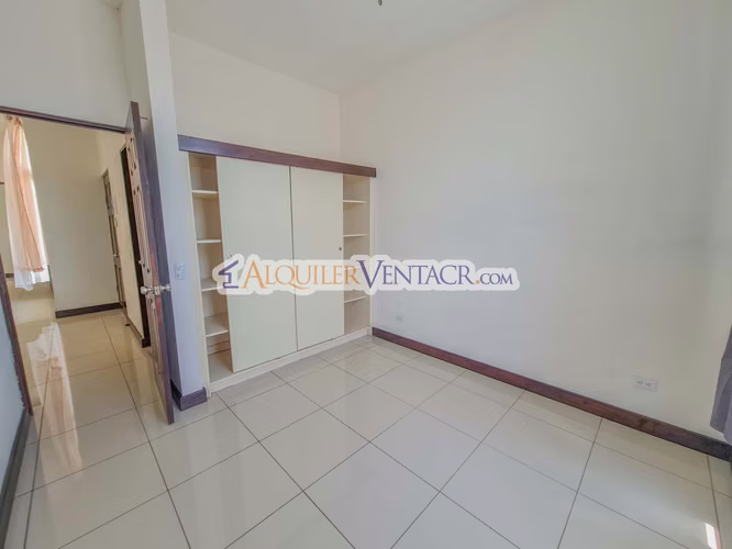 Apartamento de un nivel de 2 habit. con patio en Santa Ana Centro - Imagen 14