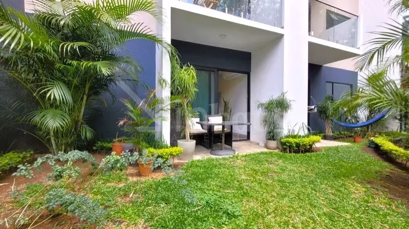 En venta apartamento de lujo con pequeño jardín en Escazú Centro - Imagen 10