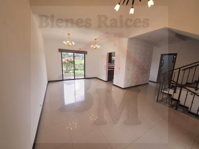 Se Alquila Hermosa y Amplia Casa en Ciudad Hacienda Los Reyes - Imagen 18