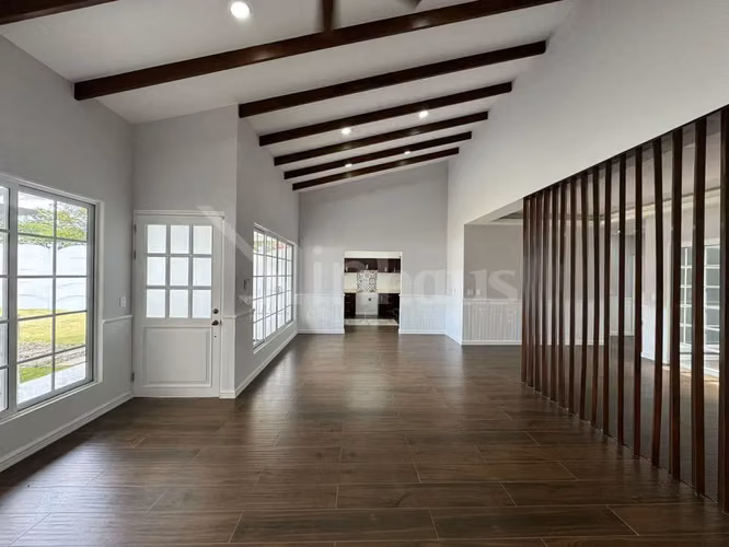 En venta casa independiente de una planta en Piedades, Santa Ana. - Imagen 6
