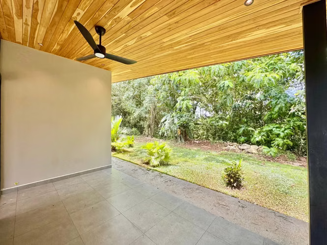 Venta de propiedad con dos módulos independientes, en condominio en La Fortuna.