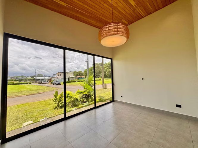 Venta de propiedad con dos módulos independientes, en condominio en La Fortuna.