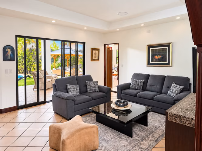 Venta Casa 4 Hab en Valle del Sol, Santa Ana — 400 m² construcción - Imagen 3