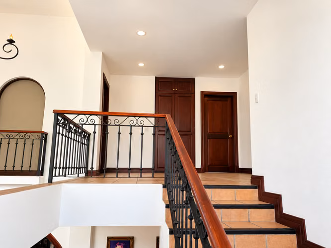 Venta Casa 4 Hab en Valle del Sol, Santa Ana — 400 m² construcción - Imagen 10