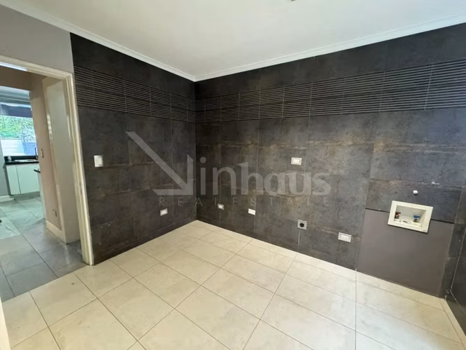 En venta casa en pequeño condominio de 4 unidades en Laureles, Escazú. - Imagen 8