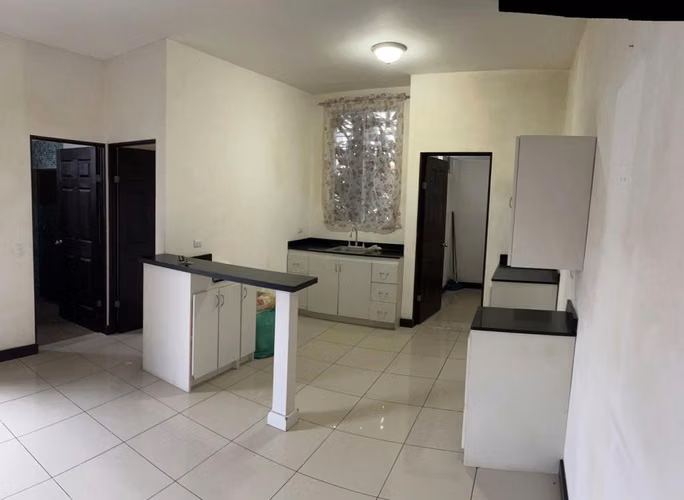 Amplio apartamento de 2 dormitorios | 110 m² | $1,100 - Imagen 2
