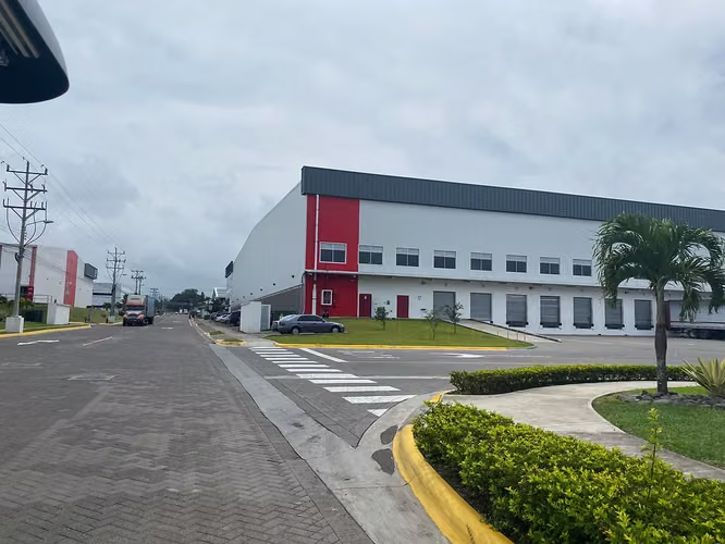 ALQUILA BODEGA EN EL COYOL DE ALAJUELA USO INDUSTRIAL 4.800 m2