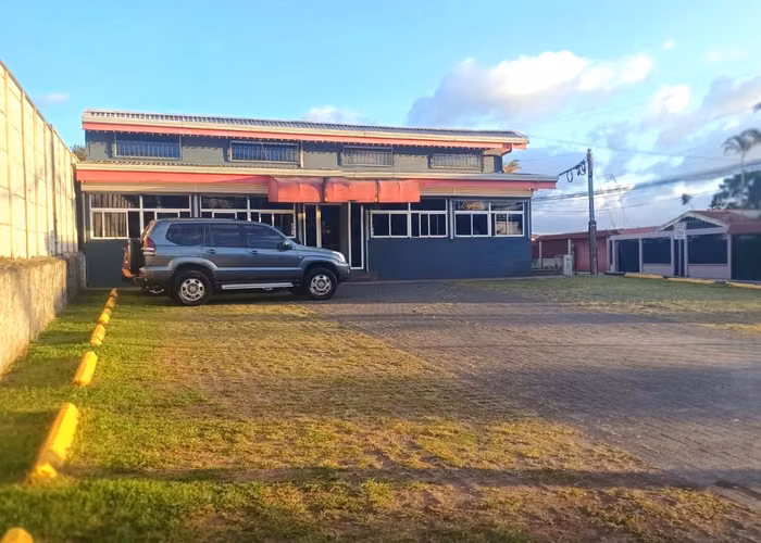 Propiedad Comercial Esquinera de Alta Visibilidad | Excelente Ubic. en Ruta 202