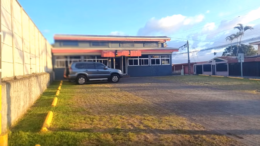 Propiedad Comercial Esquinera de Alta Visibilidad | Excelente Ubic. en Ruta 202