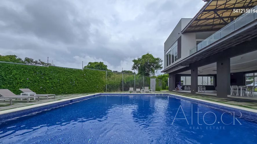 GUACHIPELIN NORTE  DE  3 HABITACIONES + LINEA BLANCA + SALA TV  |  199m² - Imagen 15