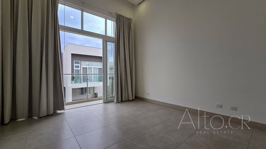 GUACHIPELIN NORTE  DE  3 HABITACIONES + LINEA BLANCA + SALA TV  |  199m² - Imagen 9