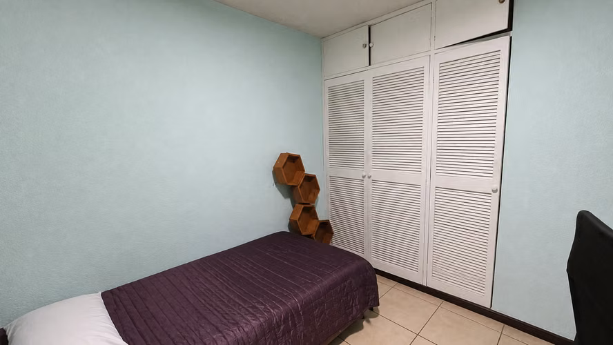 Se vende apartamento en Sabanilla, Montes de Oca - Imagen 2