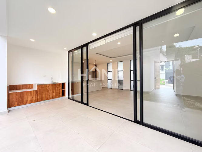 Casa en Alquiler dentro de Exclusivo Condominio en Santa Ana - Imagen 4
