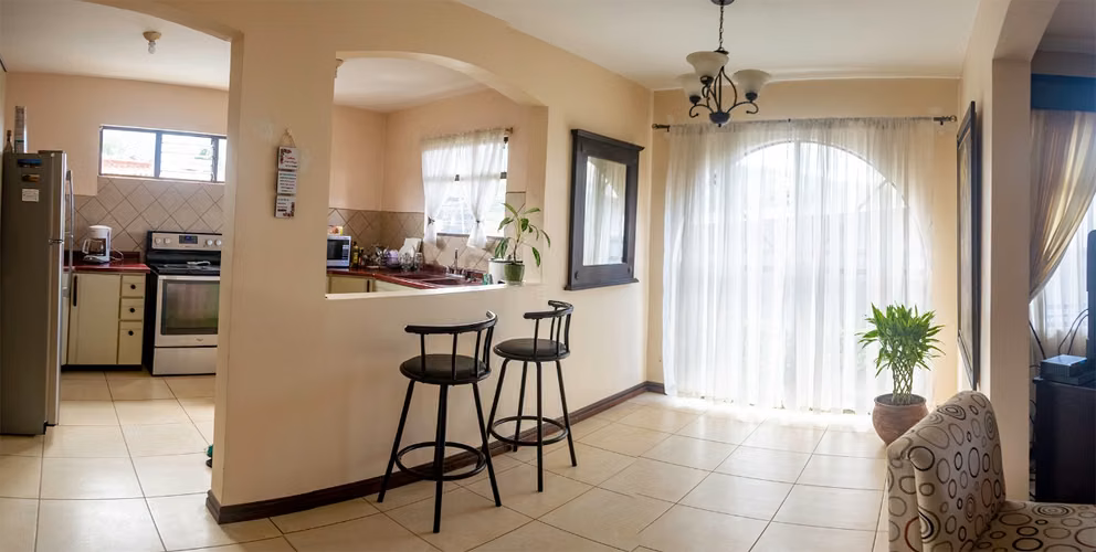 Alquiler Apartamento en Bello Horizonte de Escazú - 2 habitaciones - 2 baños