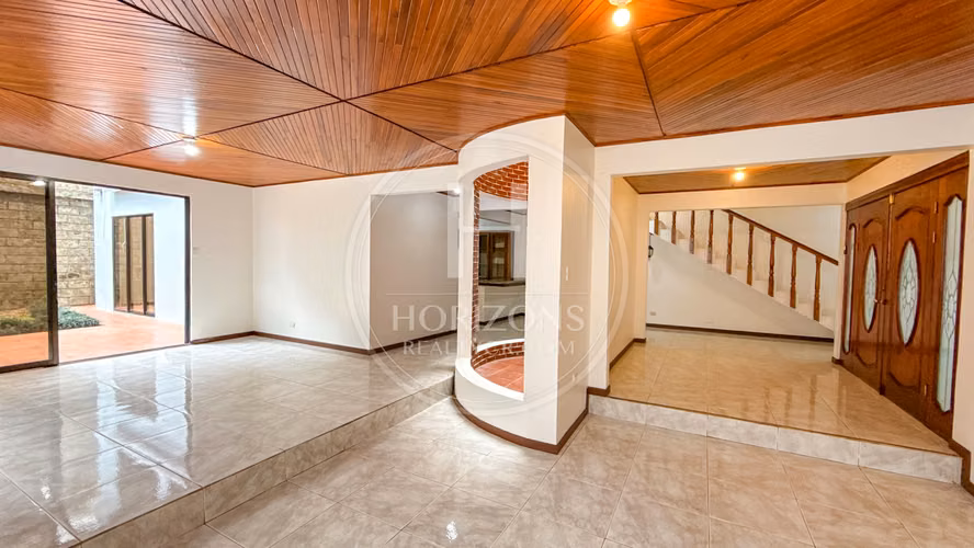Se Alquila Casa en Pinares Curridabat 4 Habitaciones y Oficina Patio NOJ1246JB - Imagen 6