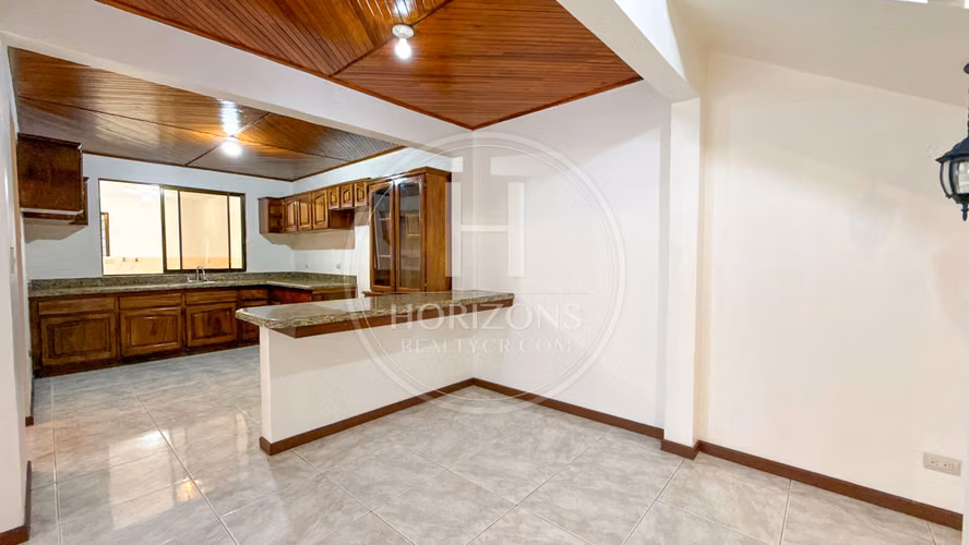 Se Alquila Casa en Pinares Curridabat 4 Habitaciones y Oficina Patio NOJ1246JB - Imagen 11